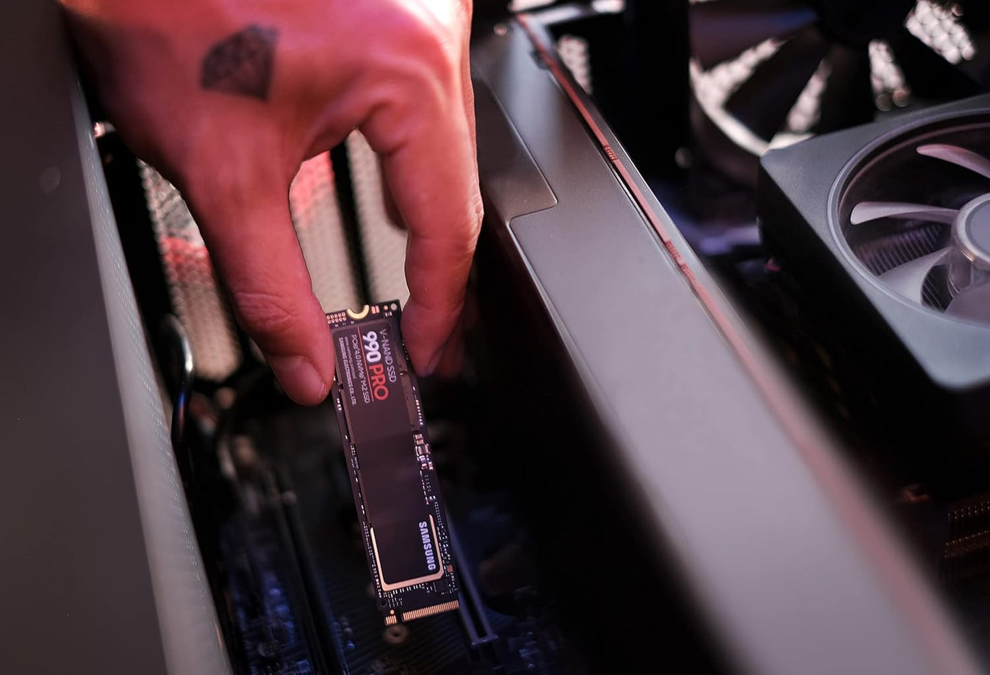Samsung 990 PRO SSD (1TB/2TB/4TB) PCIe 4.0 M.2 2280 Internal Solid State Hard Drive, Seq. Read Speeds Up to 7,450 MB/s for High End Computing, Gaming, and Heavy Duty Workstations